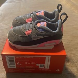 NWT NIKE Baby Shoes